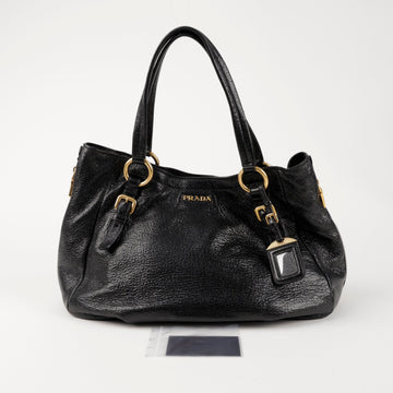 PRADA メタルロゴショルダーバッグ 157312391
