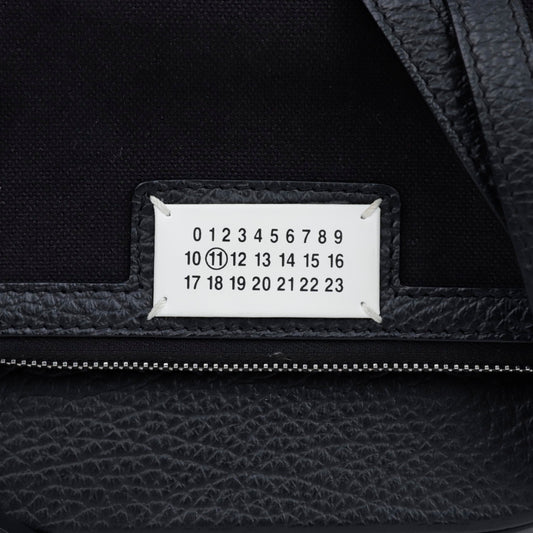 MAISON MARGIELA 5AC Pochette aus Kalbsleder Schwarz 157119653