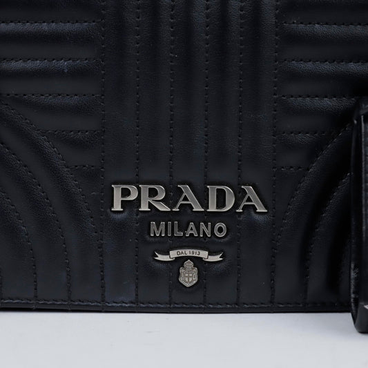 PRADA Softes Kalbsleder Diagramm Ketten Schultertasche Schwarz 157202119