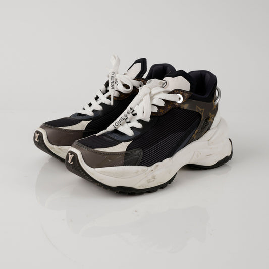 LOUIS VUITTON Run 55 Sneakers 157312082