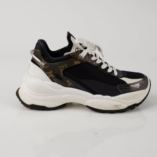 LOUIS VUITTON Run 55 Sneakers 157312082