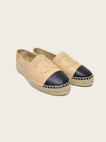 CHANEL Beige Black Two-Tone Lambskin Espadrille Slip-On 157601280