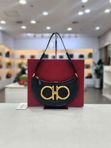 SALVATORE FERRAGAMO マキシ ガンチョ スモール ホーボー ショルダーバッグ 212936 157638381