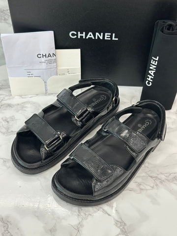 CHANEL Lammleder Velcro CC Logo Sandalen 38.5 157641096