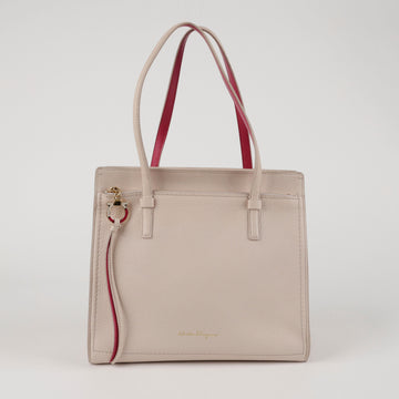 Salvatore Ferragamo Amy Medium Shoulder Bag 157363877