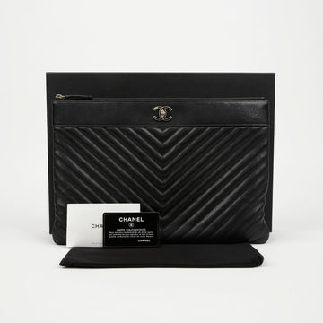 CHANEL Lammleder Mademoiselle Große Clutch Schwarz mit goldener Hardware 157521073