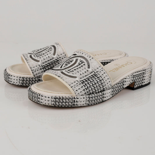 CHANEL Tweed Slide Sandalen 157522973