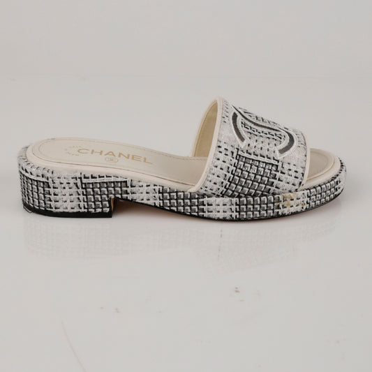 CHANEL Tweed Slide Sandalen 157522973