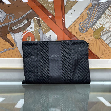 Bottega Veneta Intrecciato Weaving Clutch Black 157861307