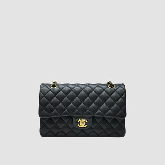 CHANEL Klassische mittelgroße Flap-Bag aus genarbtem Lammleder A01112 23 157865466