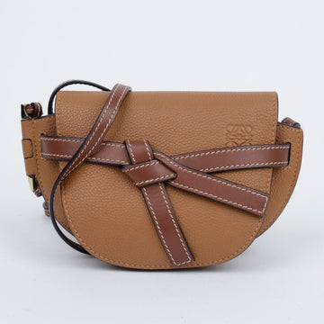 LOEWE Gate Mini Känguruleder Kreuzbody Tasche Brown 157549604