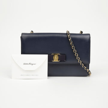 SALVATORE FERRAGAMO Damen Schulter- und Crossbody-Tasche Saffiano Navy 157663611