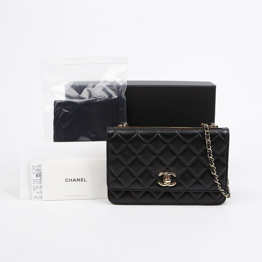 CHANEL Trendige CC-Graffiti-Logo-Rindsleder-Kettenbörse Schwarz mit goldener Hardware 157638819 [P]