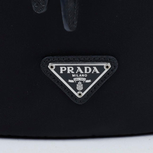 PRADA ナイロンバケットポーチ ブラック 157594433 [P]