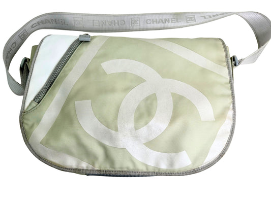CHANEL ナイロンスポーツメッセンジャーバッグ 6TCHB20157 157970546 [P]