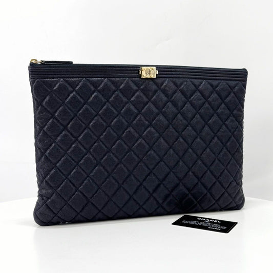 CHANEL キャビアボーイクラッチバッグラージネイビー 157979468 [P]