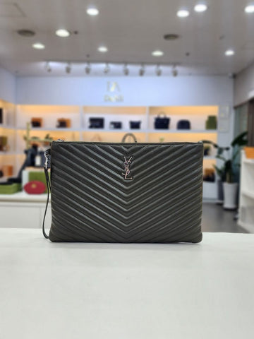 SAINT LAURENT Matelassé Clutch in Silber 440222 158123491 [P]