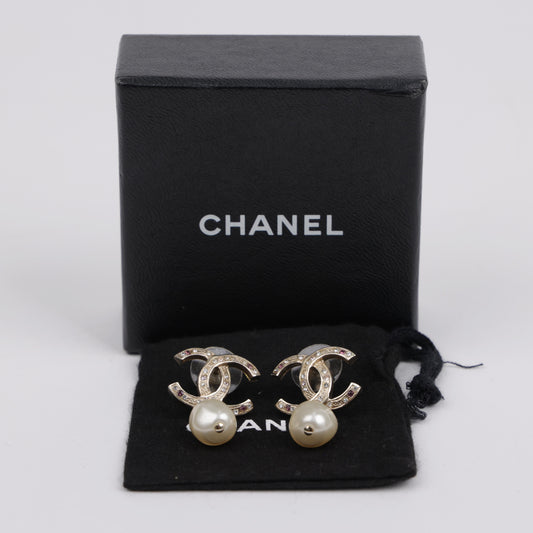 CHANEL Pearl Drop Stud Earrings 157797091 [P]