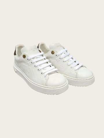 Louis Vuitton White Lettering Monogram Timeout Sneakers 158124569 [P]