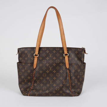Louis Vuitton Total MM Monogram Canvas Shoulder Bag 157896523 [P]