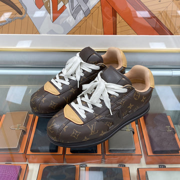LOUIS VUITTON バターソフトモノグラムスニーカー ブラウン 1AIKVD 158157711 [P]