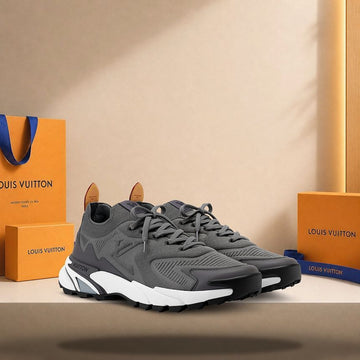 LOUIS VUITTON LV Runner Tactic Sneakers Grau 158173508 [P]