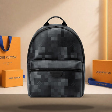 LOUIS VUITTON Entdeckung Rucksack PM Schwarz M28789 158173975 [P]