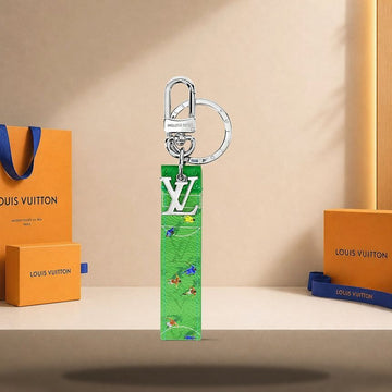 LOUIS VUITTON ドラゴンヌ スポーツ キー ホルダー & バッグ チャーム グリーン M04173 158174406 [P]