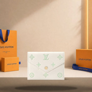 LOUIS VUITTON ビクトリン ウォレット モノグラム ミルキー ホワイト / ジェイド グリーン M28249 158174874 [P]