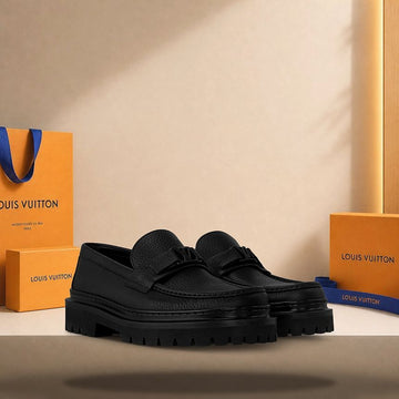 LOUIS VUITTON Hochwertige Loafer in Schwarz 158370524 [P]