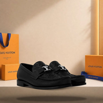 Louis Vuitton Major Loafers Black 158180243 [P]