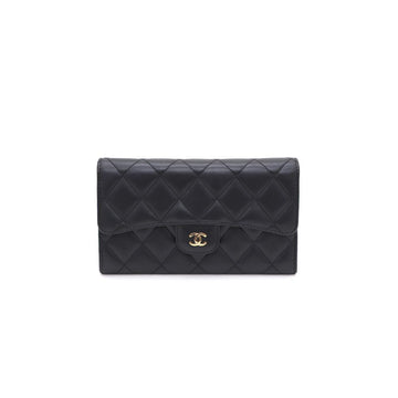 CHANEL Classic Flap Wallet in Lambskin with Gold-Toned CC Logo A31506 158182952 [P]