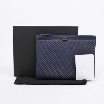 CHANEL Caviar Chevron Boy New Medium Clutch 157895163 [P]