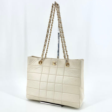 CHANEL Shoulder Bag aus Lammleder mit goldener Hardware 156357340 [P]