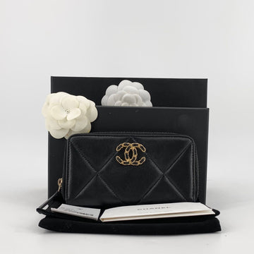 CHANEL Lambskin 19 Zip Wallet 158351967 [P]