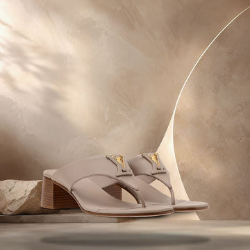 LOUIS VUITTON Mare Thong Sandalen in Grau 158370142 [P]