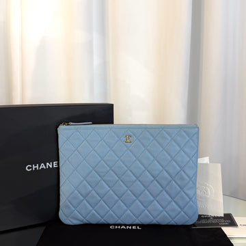 CHANEL Caviar Classic New Medium Clutch 158371950 [P]