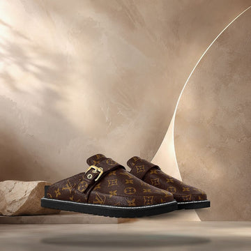 LOUIS VUITTON Klassische Clogs mit flacher Sohle in Kakaobraun 158374685 [P]