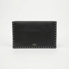 VALENTINO カーフレザー ロックスタッド エンベロープ クラッチ ブラック 158314505 [P]