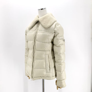 PRADA Damen Kurz-Padding-Jumper mit Dreieckslogo aus Echtpelz 158400117 [P]
