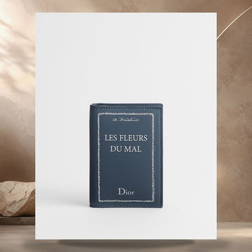 DIOR バイフォールドカード財布 ブルー & ホワイト ブックカバー エンボス カーフスキン 2BTCH207GUS_H56E 158406310 [P]