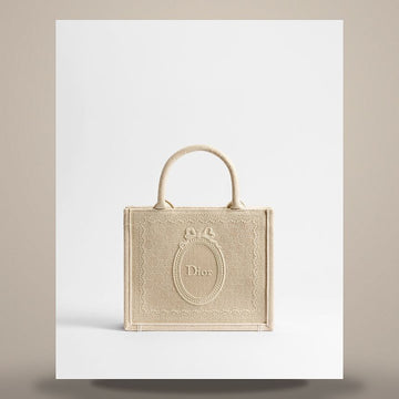 LOUIS VUITTON Dior Book Tote Umhängetasche Small Beige Dior Oblique Gewaschenes Stickmuster & Dior Medaillon (26,5 x 22 x 14 cm) M1404OEWW_M918 158408907 [P]