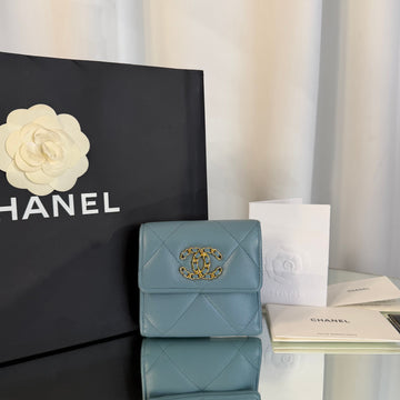 CHANEL 19 フラップ 3段財布 158424530 [P]