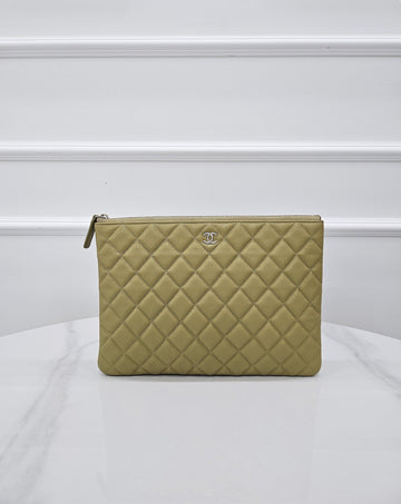 CHANEL Klassische Caviar Olive Medium Clutch A82545 158477119 [P]