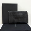 SAINT LAURENT クロコダイルパターンシルバーエンブレムクラッチバッグブラック (558070) 158500146 [P]
