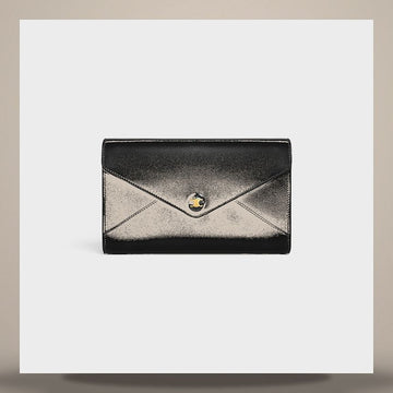 CELINE エンベルロープチェーン財布 - シャイニーカーフスキンブラック10P663DPV.38NO 158501147 [P]