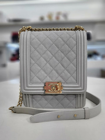 CHANEL Boy Caviar Flap Crossbody Bag 28 Serie AS0130 158541818 [P]