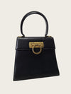 SALVATORE FERRAGAMO ブラック レザー ゴールド トップハンドル ケリー 小 158542913 [P]