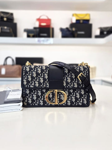 Dior Oblique 30 Montaigne Shoulder Bag Display Item M9208UTZQ 158548171 [P]