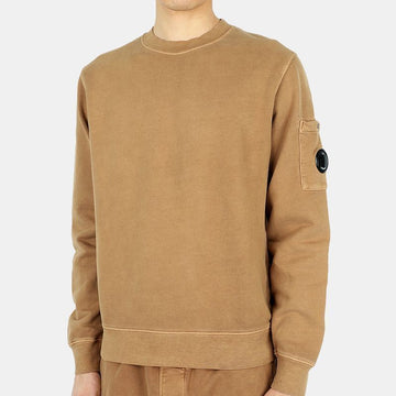 CP COMPANY 22 F/W メンズ レンズ ワッペン ブラッシュド ウォッシュド スウェットシャツ (ブロンズ) 13CMSS008A 006372R 318 54741063 [P]